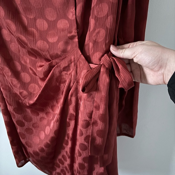 ASTR the label dress long sleeve rust red polka dot - Picture 4 of 8